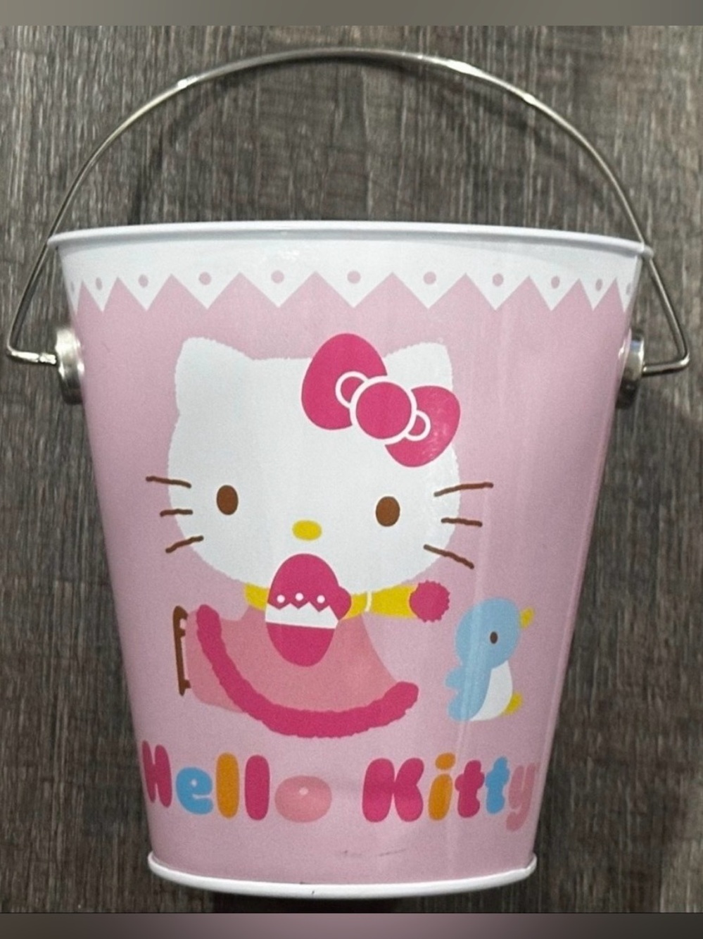 💞 Small Sanrio Hello Kitty Pink & White Metal Bucket with Handle